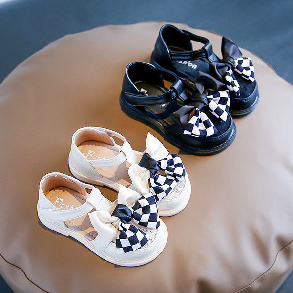 Детски сандали с карирана текстилна панделка