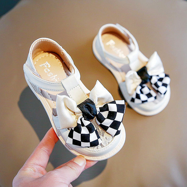Детски сандали с карирана текстилна панделка