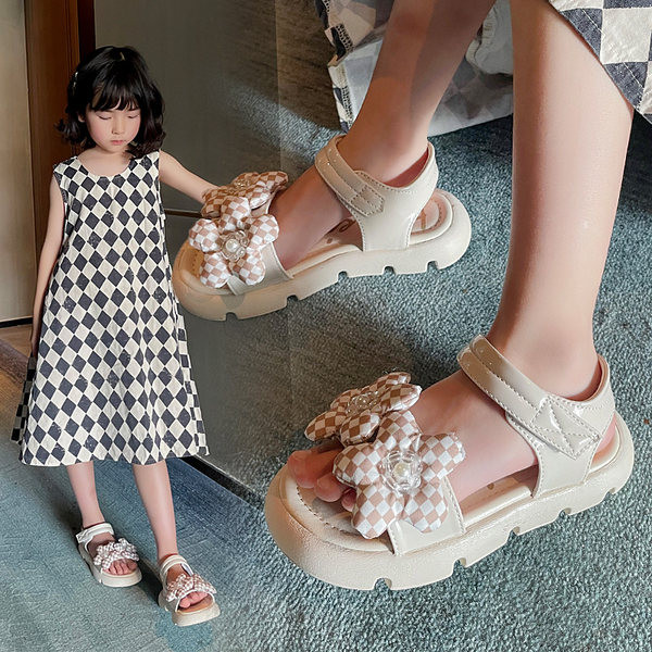 Сандали за момиче - с декорация звезда