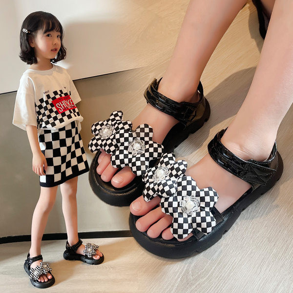 Сандали за момиче - с декорация звезда