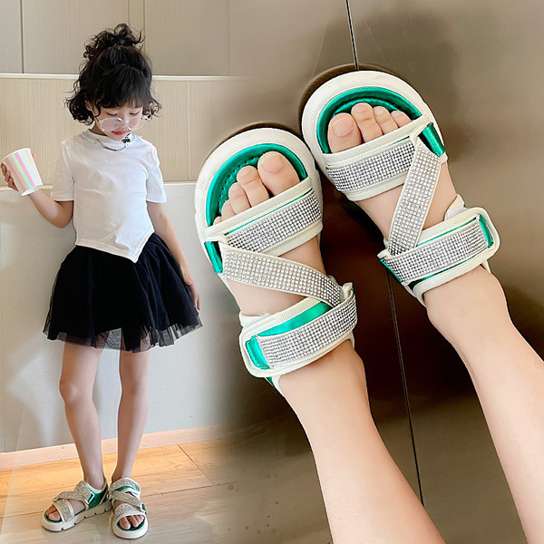 Сандали за момичета с камъни и лепенка