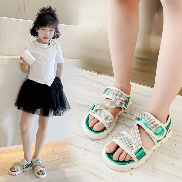 Сандали за момичета с камъни и лепенка