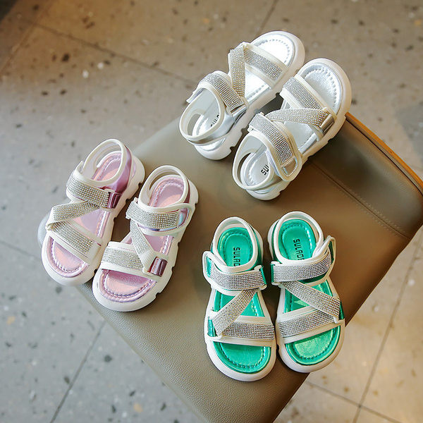 Сандали за момичета с камъни и лепенка