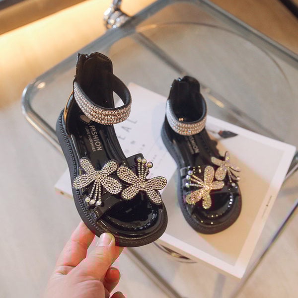 Детски сандали с цветя и декоративни камъни