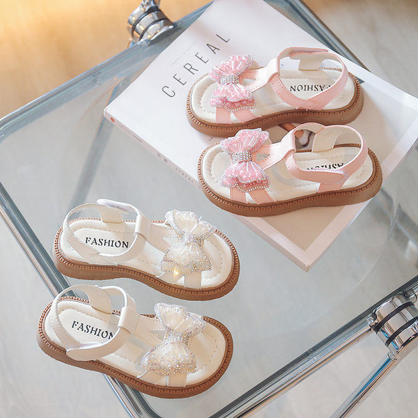 Детски сандали за момиче - с пеперуда