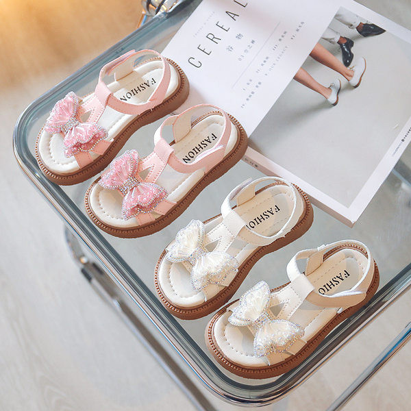 Детски сандали за момиче - с пеперуда