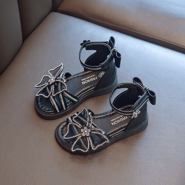 Детски сандали за момиче с 3D пеперуда и декоративни камъни