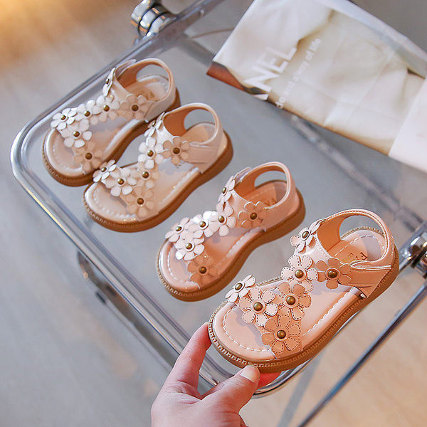 Нов модел детски сандали с 3D елемент цветя за момичета