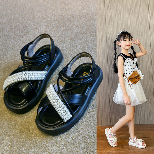 Сандали за момичета с кръстосани каишки и перли