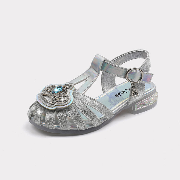 Детски сандали със закрити пръсти и декоративни камъни