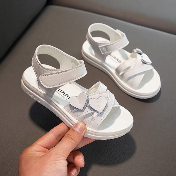 Σανδάλια με σταυρωτά λουράκια και κούμπομα velcro