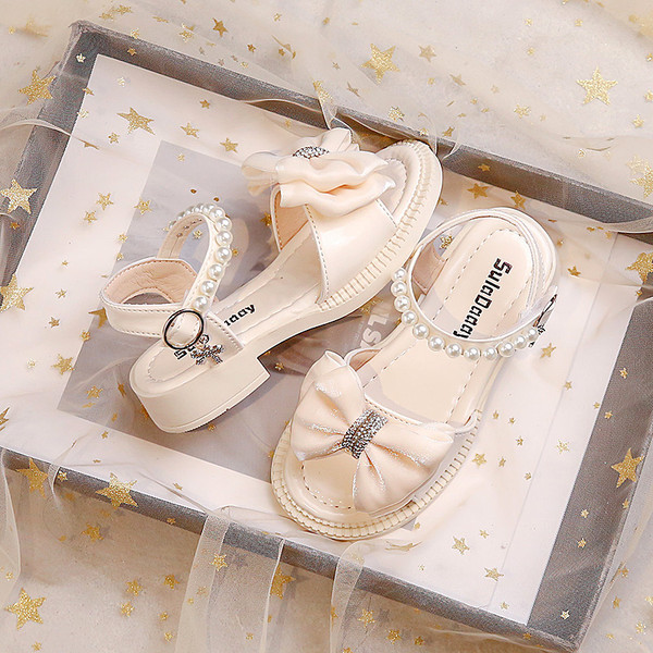 Σανδάλια για κορίτσια με πέτρες και πέρλες