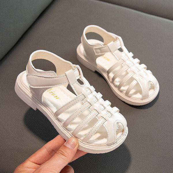 Gyerekszandál lányoknak - letisztult designnal, puha talppal