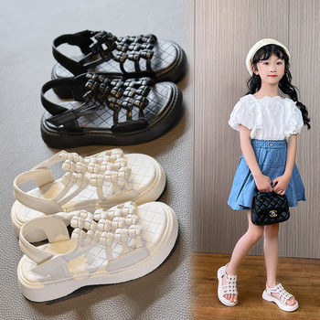 Παιδικά σανδάλια για κορίτσια - με καθαρό σχέδιο και κούμπωμα με velcro