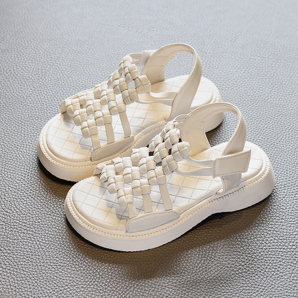 Gyerekszandál lányoknak - letisztult kialakítással, tépőzáras rögzítéssel