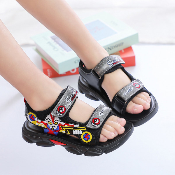 Fiú szandál színes mintával és durva talppal