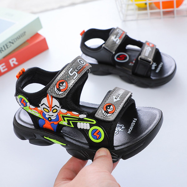 Fiú szandál színes mintával és durva talppal