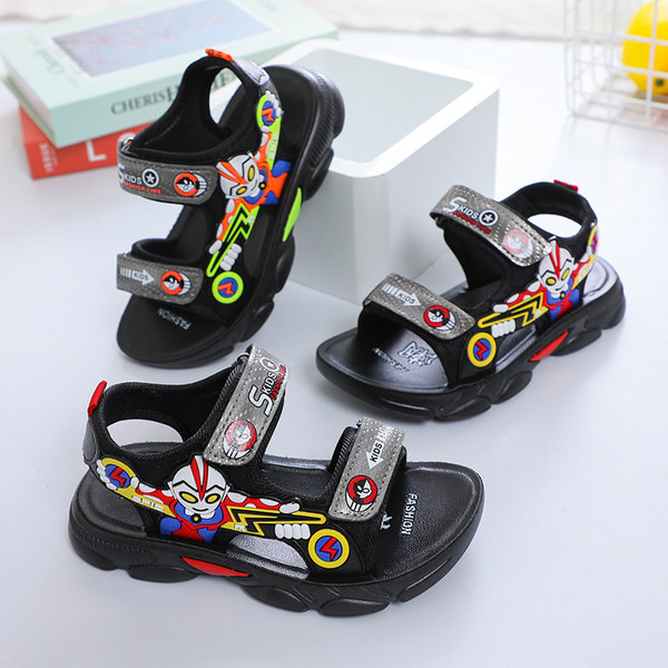 Fiú szandál színes mintával és durva talppal