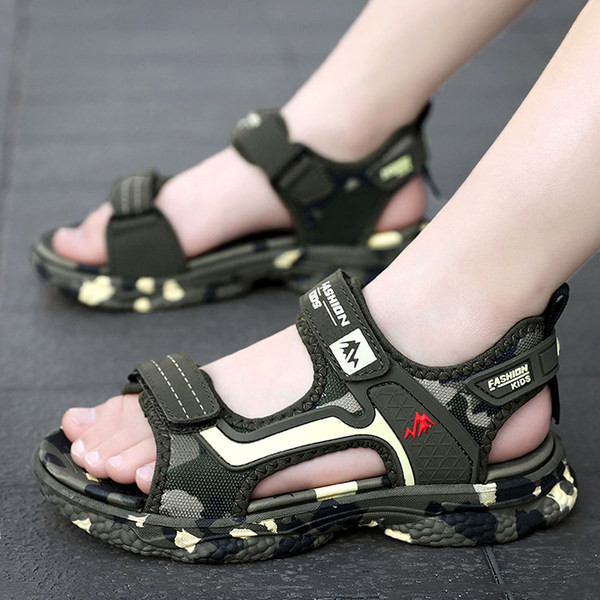 Terepmintás szandál fiúknak