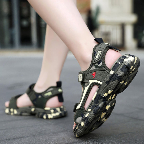 Terepmintás szandál fiúknak