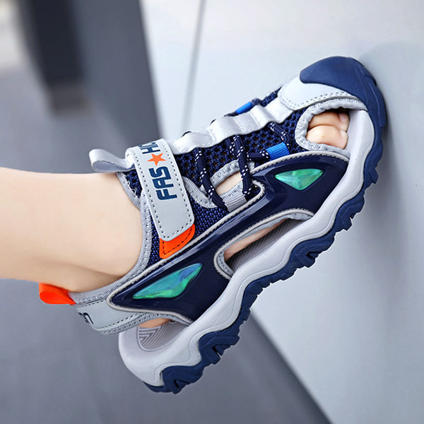 Légáteresztő gyerekszandál fiúknak fűzővel és hálóval