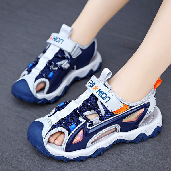 Légáteresztő gyerekszandál fiúknak fűzővel és hálóval