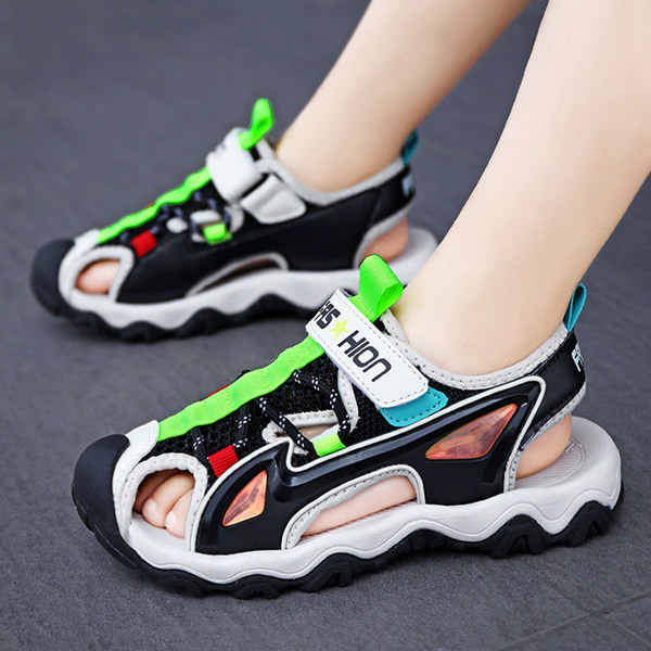 Légáteresztő gyerekszandál fiúknak fűzővel és hálóval