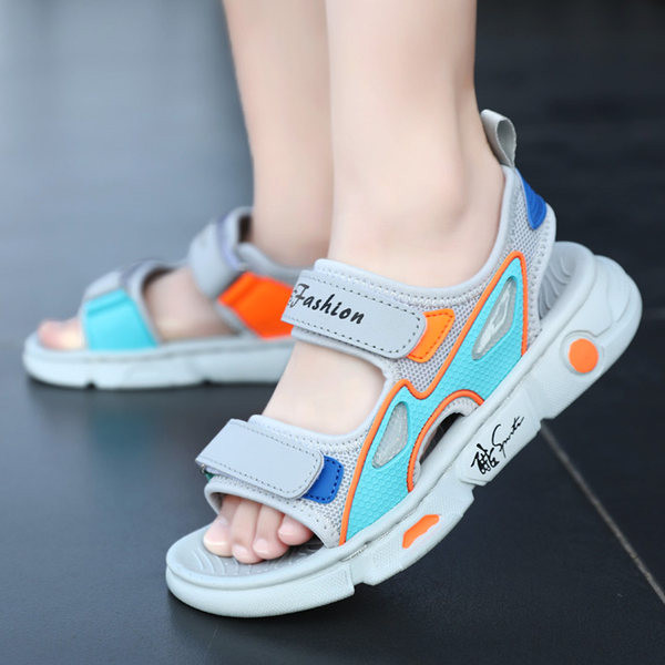 Szandál fiúknak hálós anyagból és tépőzáras foltokkal