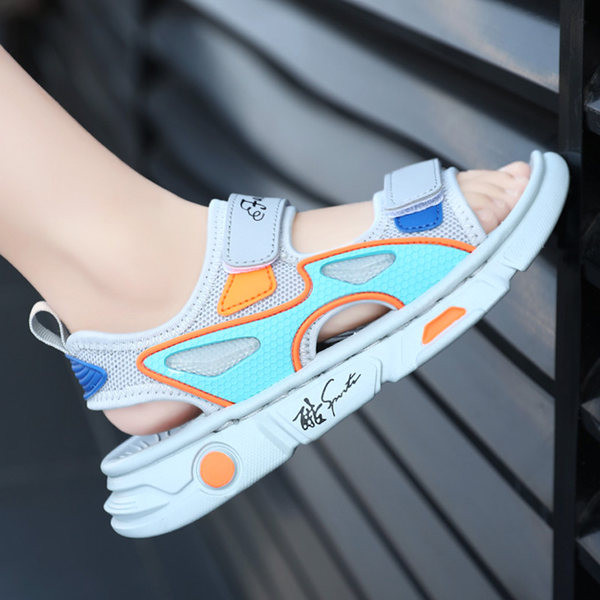 Szandál fiúknak hálós anyagból és tépőzáras foltokkal