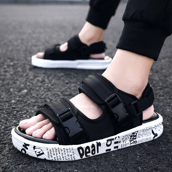 Nyári gyerekszandál mintával fiúknak