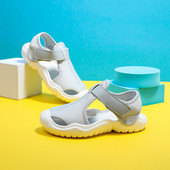 Zárt orrú és foltos textil szandál