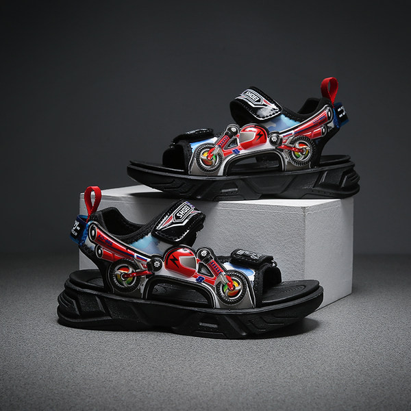 Szandál fiúknak - nyitott orrral és puha talppal