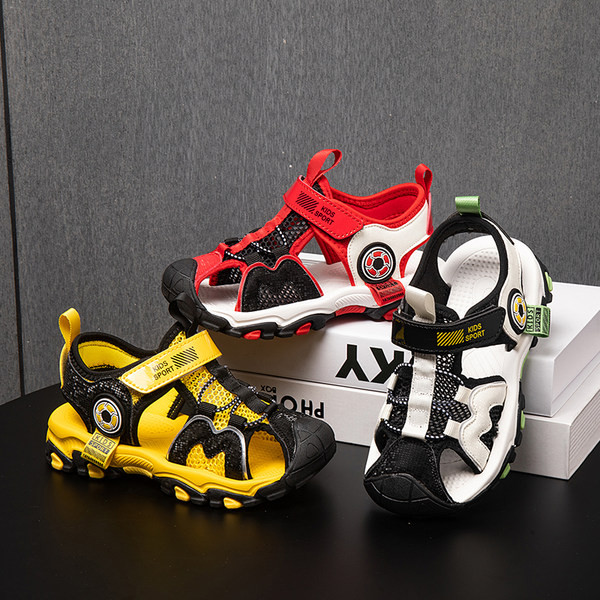 Gyerek szandál fiúknak hálóval és folttal