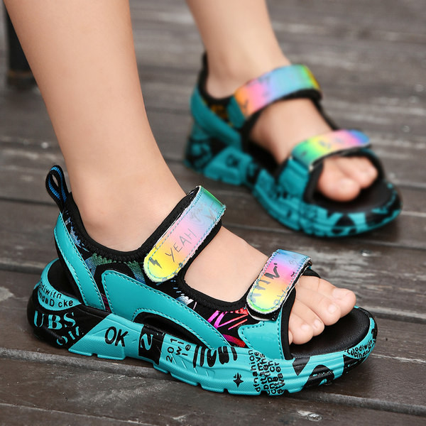 Világító szandál fiúknak folttal