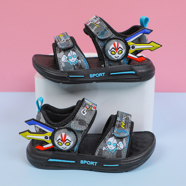 Szandál fiúknak színes nyomattal és 3D elemekkel