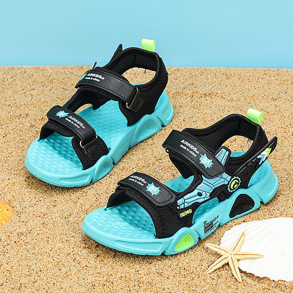 Sportszandál rátéttel és foltokkal