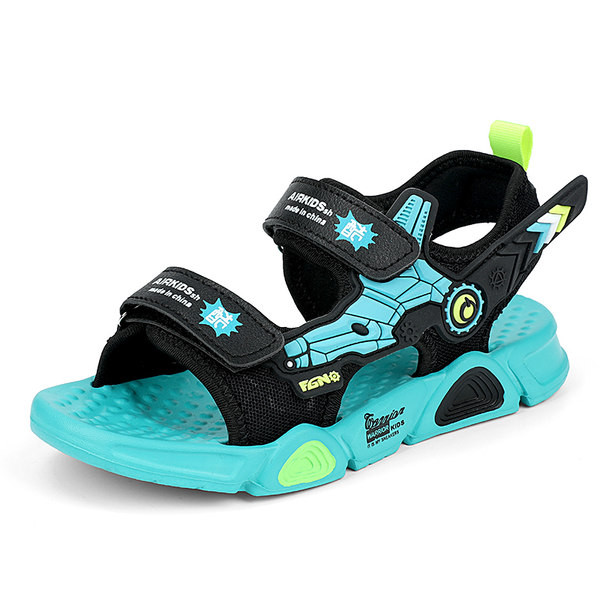 Sportszandál rátéttel és foltokkal