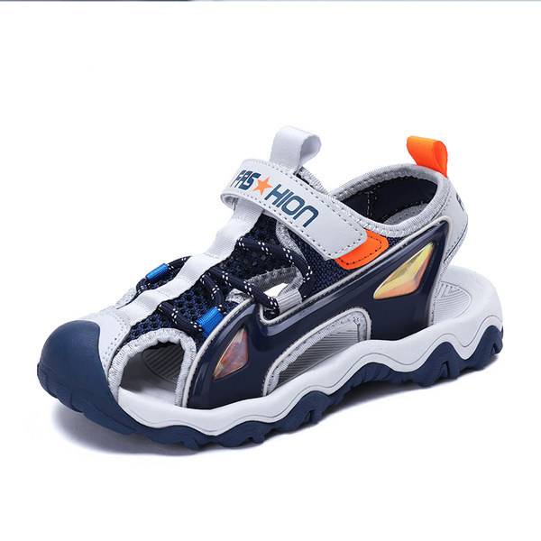 Fiú zárt orrú sportszandál