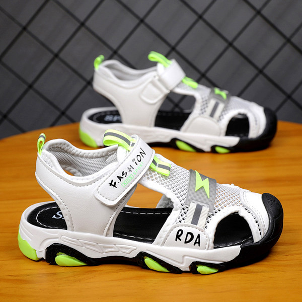 Hálós virágszandál fiúknak