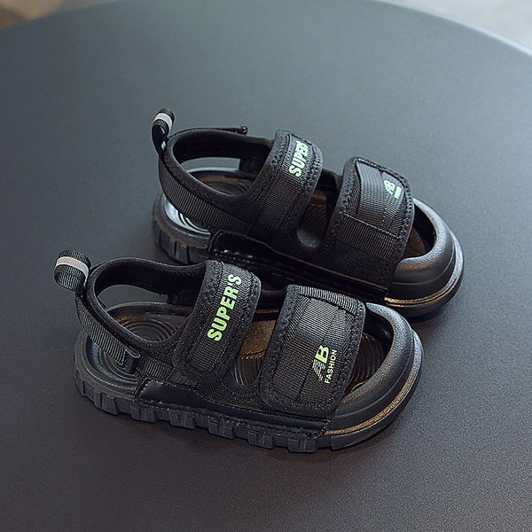 Gyerek szandál fiúknak tépőzáras foltokkal és feliratokkal