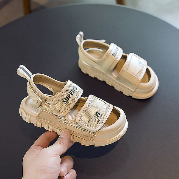 Gyerek szandál fiúknak tépőzáras foltokkal és feliratokkal