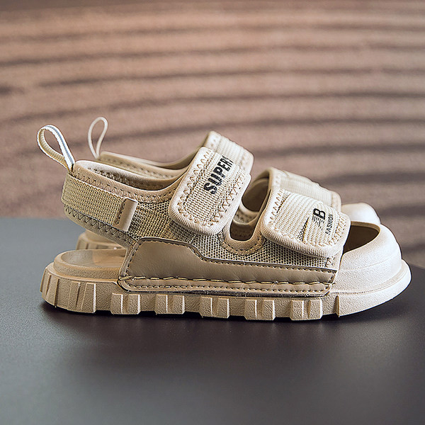 Gyerek szandál fiúknak tépőzáras foltokkal és feliratokkal