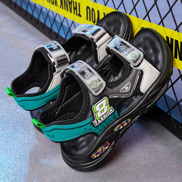 Kerek modell szandál fiúknak