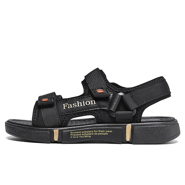 Sportszandál és fiú - puha talppal