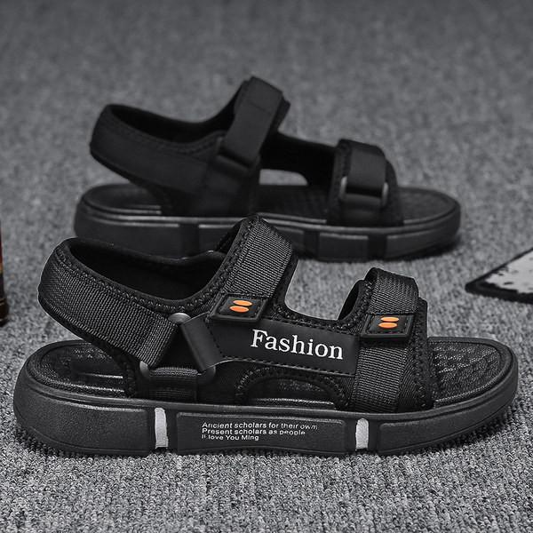 Sportszandál és fiú - puha talppal