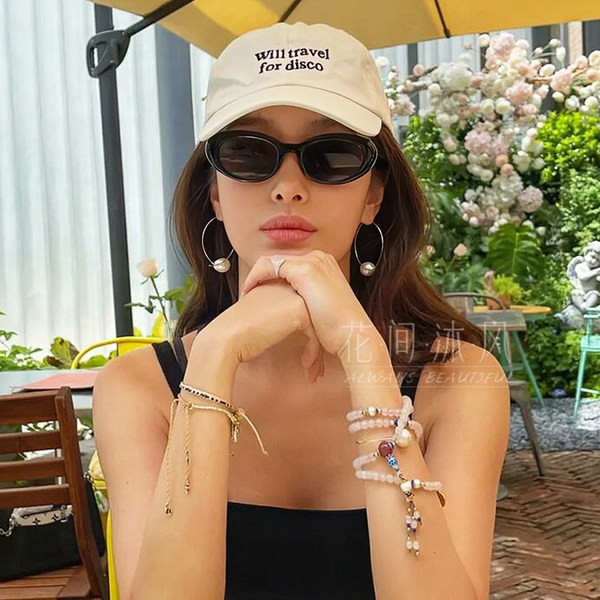 Új, arany színű női fülbevaló modell