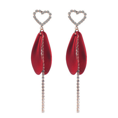 Női lógó fülbevaló - különféle modellek