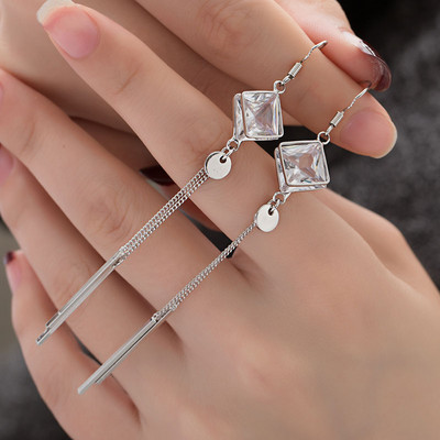 Női lógó fülbevaló - különféle modellek