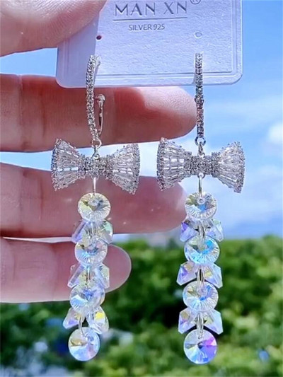 Női lógó fülbevaló színes kövekkel