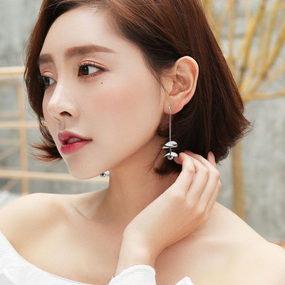 Új női fülbevaló modell ezüst színben